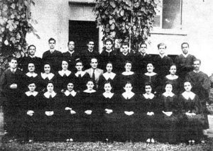 Choral Mass of the Polytechnic Institute, actually "Interamerican University of Puerto Rico"; a 1940 photo. This choir was the first university choir organized in Puerto Rico. It was organized in 1933 by Dr. Bartolomé Bover who conducted it until 1945